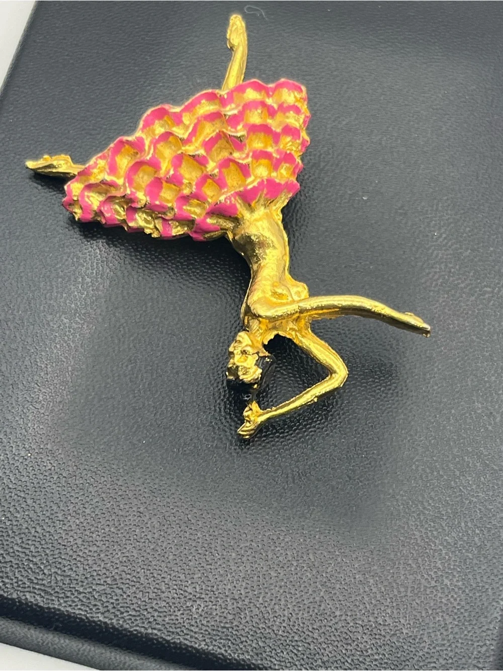 Ballerina dancer gold tone pink enamel vintage brooch pin